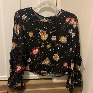 Cropped floral top